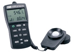 TES-1339 專業級照度計